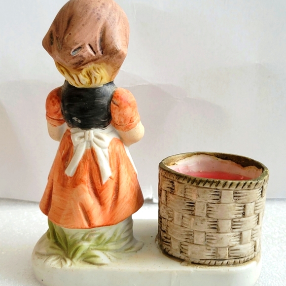 Ceramic figurine a girl with flowers and a candle - Picture 2 of 4